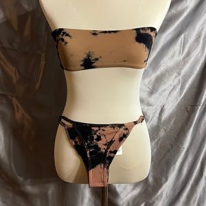 Brand New Small Dippin Daisies Two Piece Swimwear